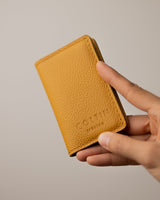 Tarjetero Camarena mostaza