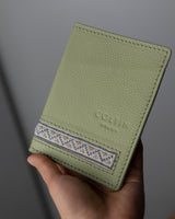 PORTA PASAPORTE MEKI MATCHA
