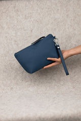 MUÑEQUERA LARA AZUL