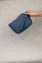 MUÑEQUERA LARA AZUL